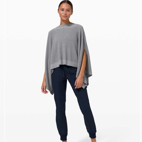 Lululemon Forward Fliw Poncho Rhino Grey - Picture 3 of 13